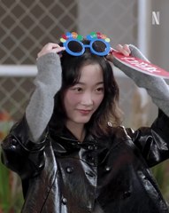 Unexpected Encounter: Groom, Bride, and Ex Take a Photo Booth Together 📸 | Mr. Plankton on Netflix