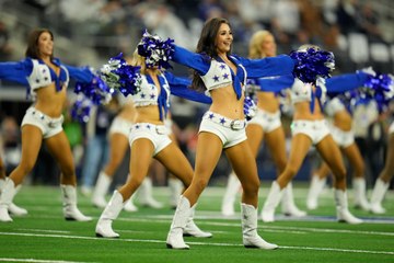 Las porristas de los Dallas Cowboys se roban el show en la función Tyson-Paul