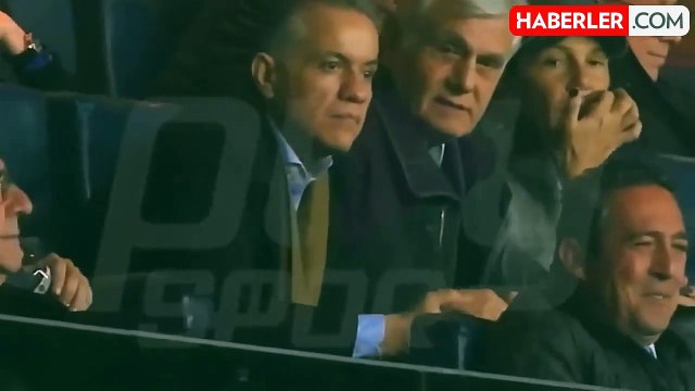 Ali Koç'un Yönetim istifa tezahüratına verdiği tepkiye bakın