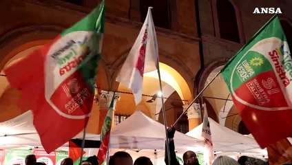 Prodi in piazza a Bologna per chiusura campagna di De Pascale