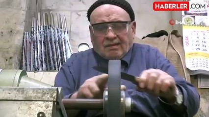 75 Yaşındaki Bıçak Ustası 65 Yıldır Mesleğine Aşkla Devam Ediyor