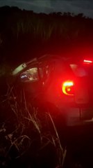 Motorista é socorrida em estado grave após carro bater de frente com caminhão