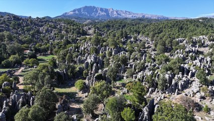 Doğaseverlerin ve turistlerin uğrak noktası: “Adam Kayalar”