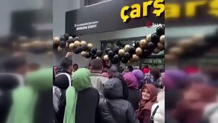 İndirimi duyan koşunca, vatandaş birbirini ezdi