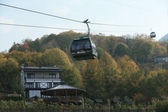 Sonbahar renklerini kuşbakışı izlemek isteyenlerin rotası: Kartepe Teleferiği