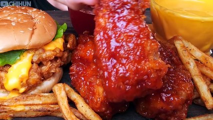 ASMR MUKBANG _ KFC BURGERS 🍔 CHICKEN 🍗 FRENCH FRIES 🍟 EATING 햄버거 양념치킨 감자튀김 소스 퐁당! 먹방