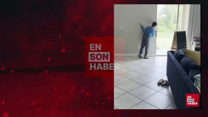 Köpekten korkup arkasına bile bakmadan kaçan timsah
