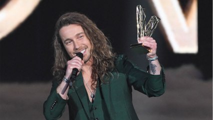 GALA VIDEO - « J’ai longtemps pensé que je n’aurais pas d’enfant " : Julien Doré papa, ses tendres confidences sur son fils