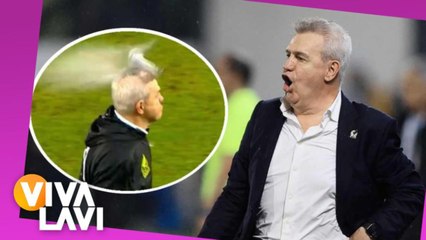 Vasco Aguirre sufre terrible agresión en pleno partido