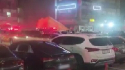 "살려달라" 외치고 에어매트로 낙하...긴박했던 대피 순간 / YTN