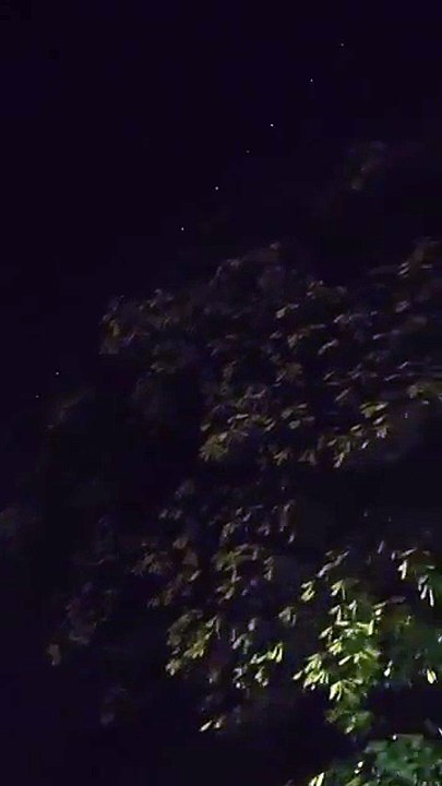 Luzes em sequência no céu chamam a atenção de internautas de Umuarama e da região 2