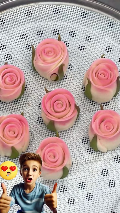 Make steamed buns into flowers