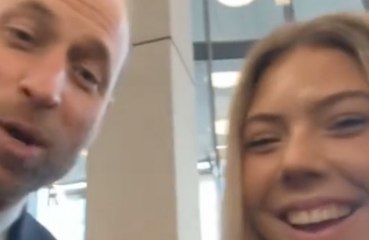 El príncipe William se hace viral en redes al conceder una 'excusa real' a una estudiante por llegar tarde a clase