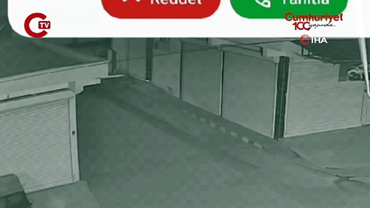 Bir garip hırsızlık: At arabasıyla gelip, sitenin demir kapısını böyle çaldılar