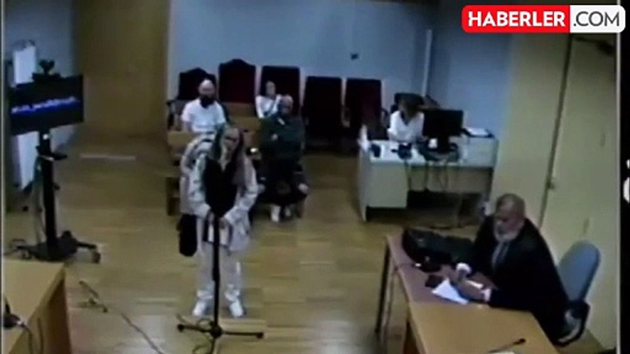 İspanya'da gerçekleşen duruşmada bir sanık koşarak duvara kafa attı