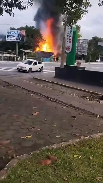 Imovel de homem-bomba de Brasilia e atingido por incendio em SC