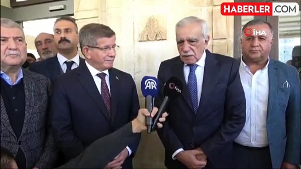 Gelecek Partisi Genel Başkanı Davutoğlu, Ahmet Türk ile Görüştü