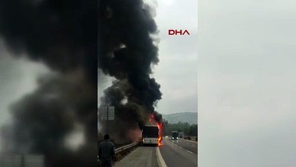 Otoyolda yolcu otobüsü alev alev yandı