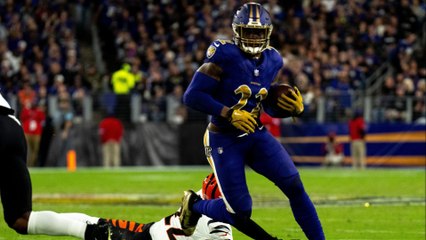NFL Season: Analyzing Top Contenders for Offensive Awards