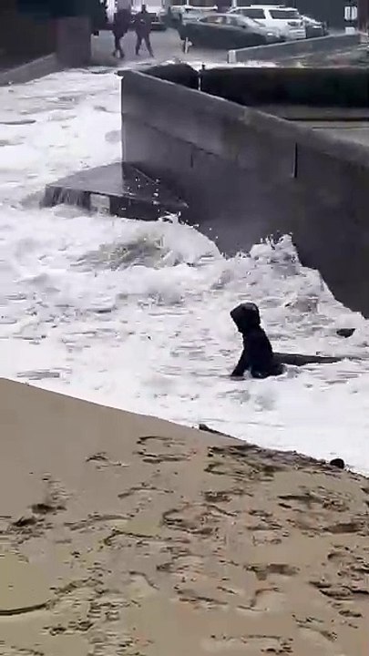 WARNING   King Tides are extremely dangerous! Please use caution at all times around the ocean, but especially during King Tides. #KingTides #OregonCoast #CannonBeach