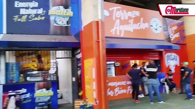 ¡Cervezas en el Luis Aparicio El Grande!