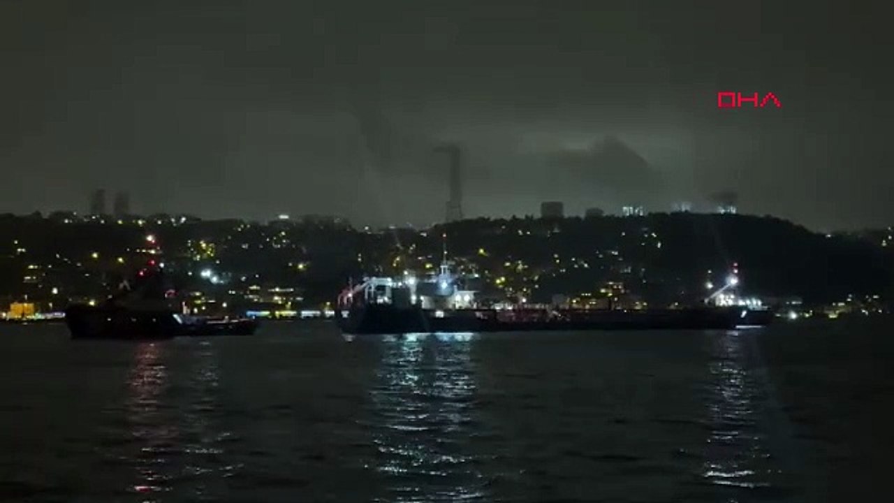 İstanbul-İstanbul Boğazı çift yönlü olarak gemi trafiğine kapatıldı-2