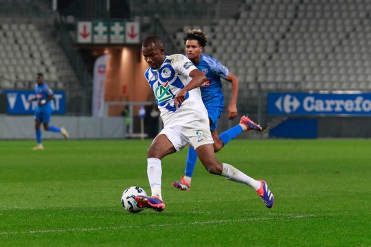 7e tour I Grenoble remporte l'acte III au bout du suspense (1-1, 10 tab à 9)