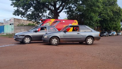 Acidente entre carros é registrado no Bairro Santos Dumont