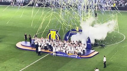 Santos levanta a taça da Série B