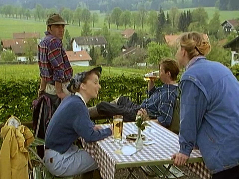 S06E02 - Affentheater