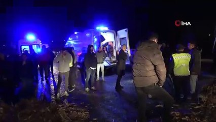 Devrilen TIR'ın altında kalan 2 polisten biri şehit düştü