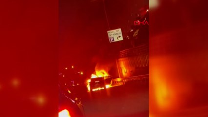 İstanbul TEM'de alev alan araç trafiği felç etti