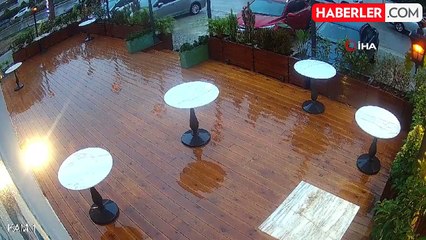 Mersin'de Yıldırım Düşmesi Korku Yarattı