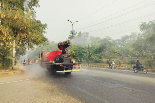 VIDEO: रास्ते के विवाद को लेकर खूनी संघर्ष, कई लोग घायल