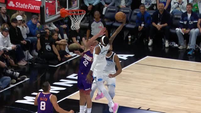 Jaden McDaniels' dunk sparks Timberwolves comeback
