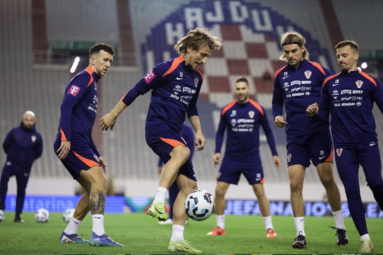 AR OOV CRO VS POR PREV & SCO VS POL PRE 181124