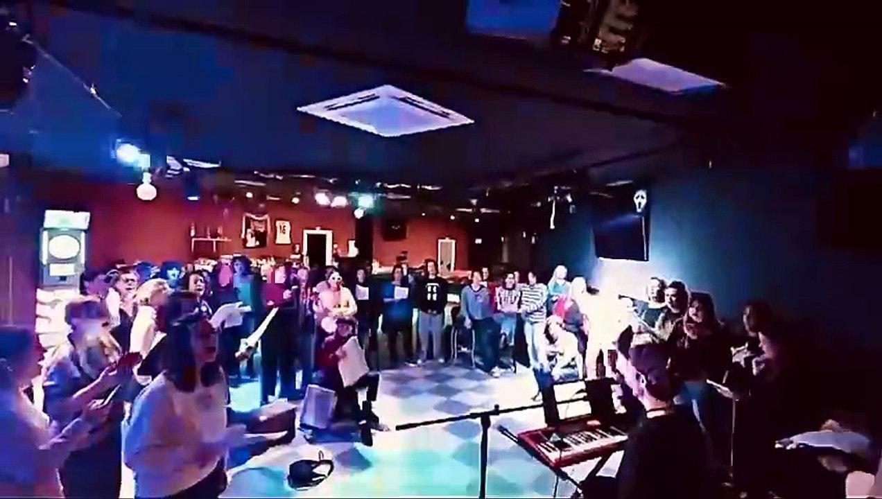 Coro de voces femeninas contra la violencia de género