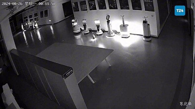 Bir robot, fazla mesai yapan 12 robotu kaçırdı