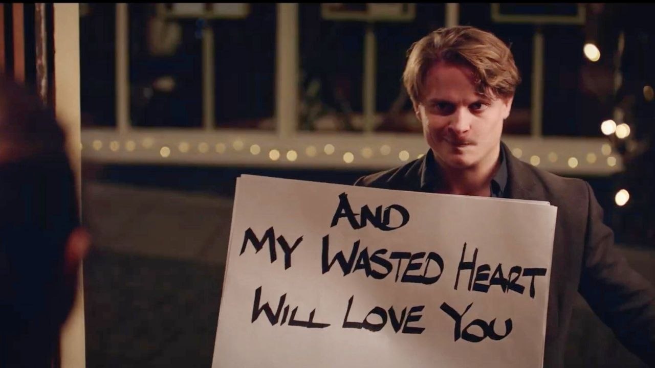 Pub recreates iconic Love Actually scene - declaring their love for the boozer