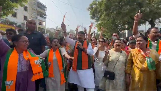 जनसंपर्क के दौरान अलग अंदाज़ में नजर आए मंत्री कैलाश विजयवर्गीय जी