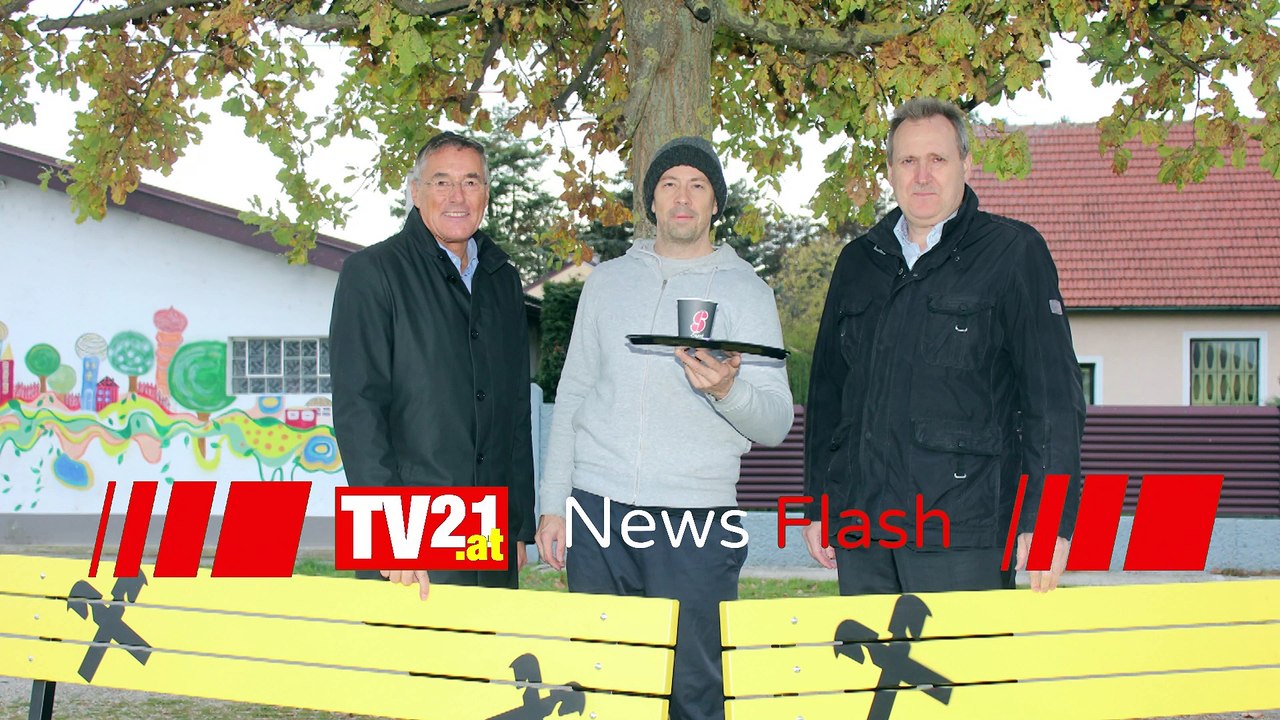 Strasshof - Neue Sitzbänke für den Wochenmarkt