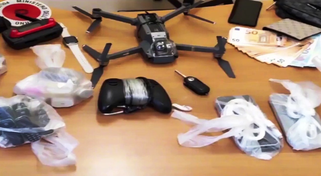 Napoli, i droni del clan per portare droga e cellulari in carcere: Polizia esegue 12 misure cautelari (18.11.24)