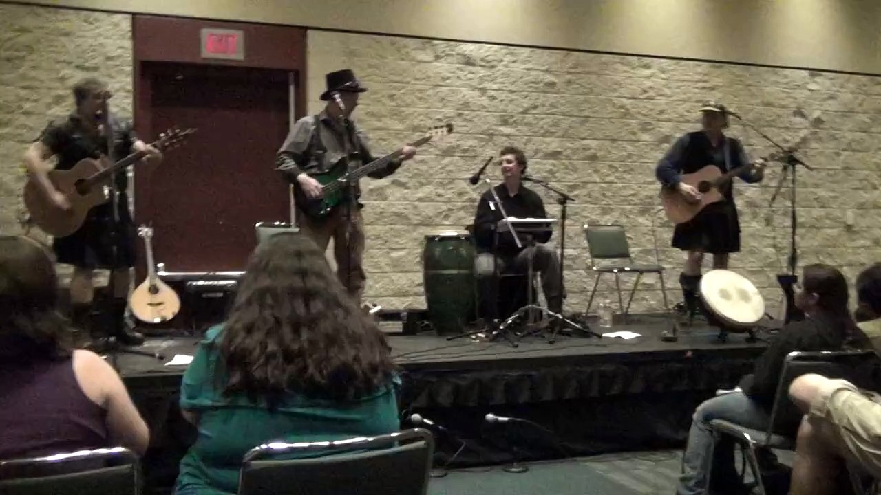 MegaCon 2012: Emerald Rose (6) - Penny in the Well