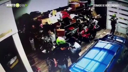 ¡El colmo! Captan a policías liderando robo con una banda criminal en Bogotá
