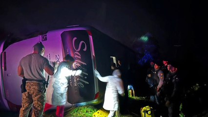 Caminhão bate em ônibus e mata crianças de 1 e 5 anos; Motorista explica