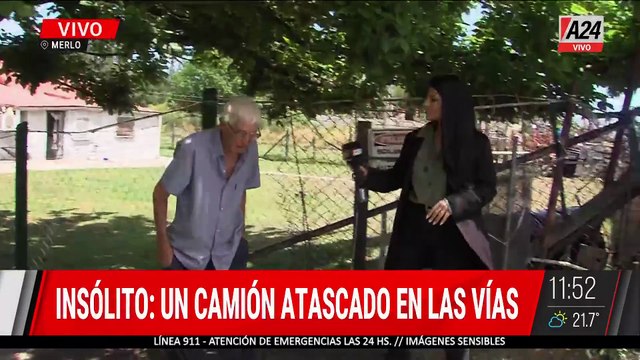 INSÓLITO:CAMIÓN DE CARGA QUEDÓ ATASCADO EN LAS VÍAS DEL TREN POR UN ERROR DEL GPS