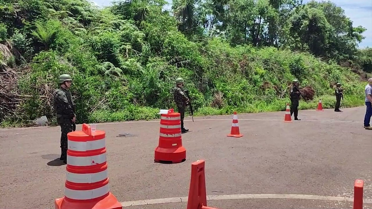 Furto de pistolas mobiliza Exército e causa bloqueios em rodovias
