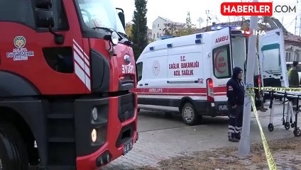 Malatya'da yıkım sırasında enkaz altında kalan operatör kurtarıldı