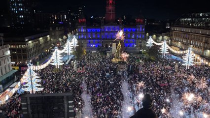 Glasgow’s festive season begins with a Christmas light switch on at George Square
