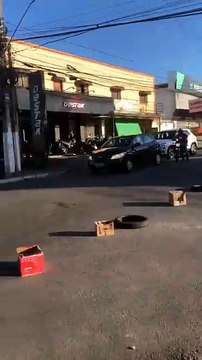 Fio se solta de poste e assusta moradores do Feitosa, em Maceió